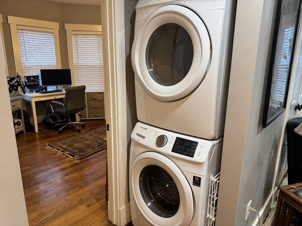 Home Office, Interior, Utility Closets, Washer, Wood Texture Flooring