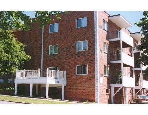 Exterior, Facade, Brick Facade, Rowhouse