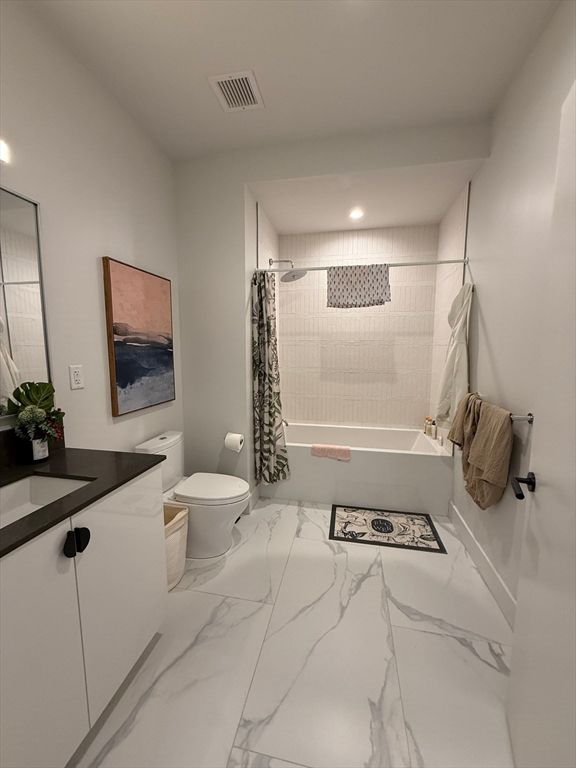 Bathroom, Interior, Marble, Recessed Lighting
