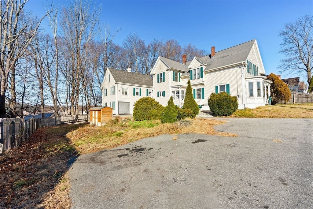 Backyard, Exterior, Facade, Cape Cod