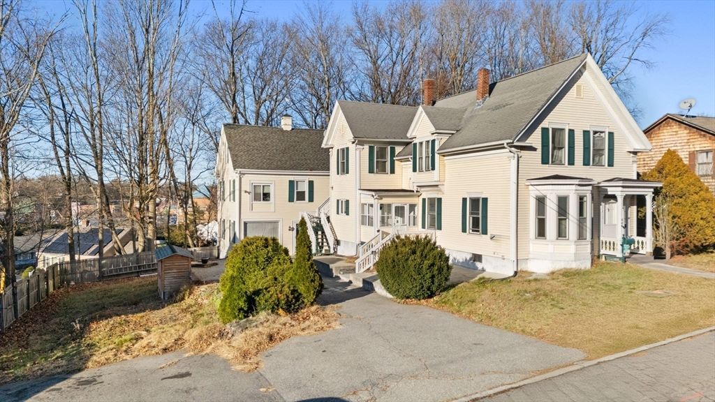 Exterior, Facade, Farmhouse