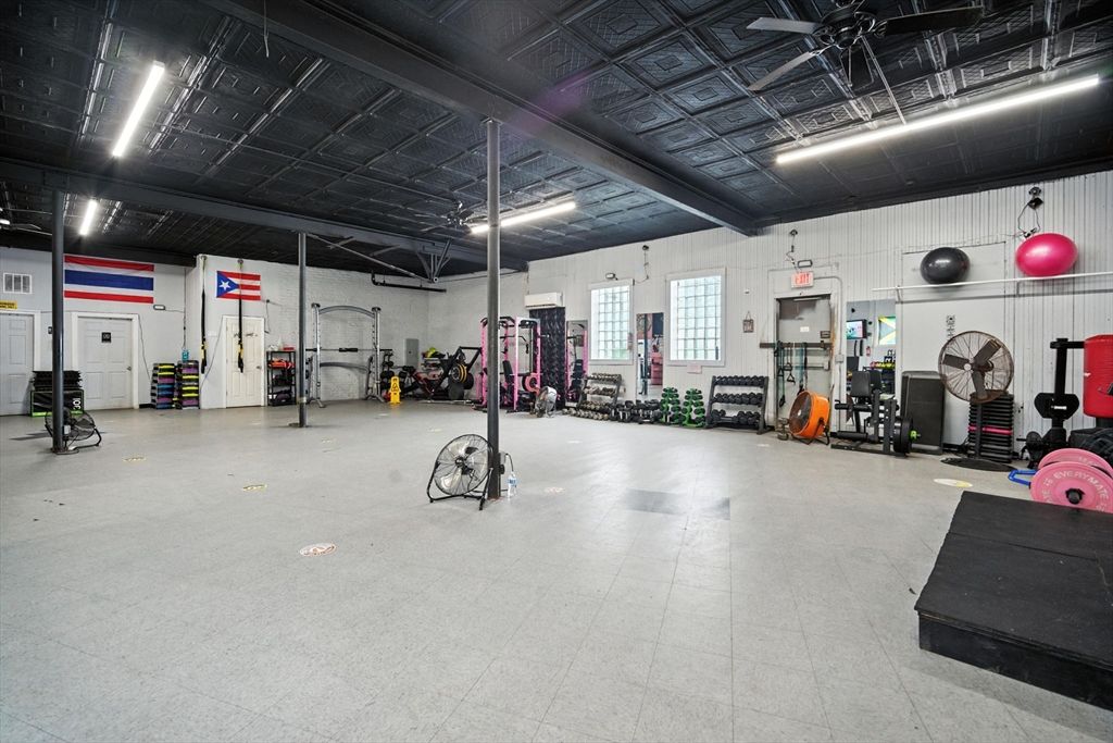 Fitness Equipment, Interior, Recessed Lighting