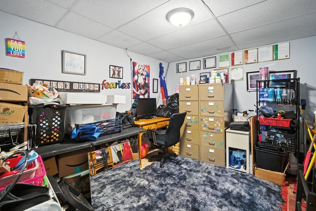 Home Office, Interior