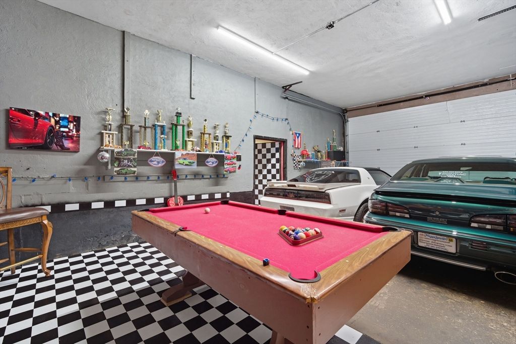 Billiard Table, Game Room, Garage, Interior