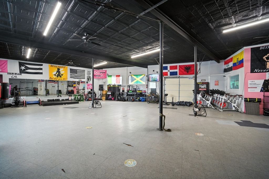 Fitness Equipment, Interior, Recessed Lighting