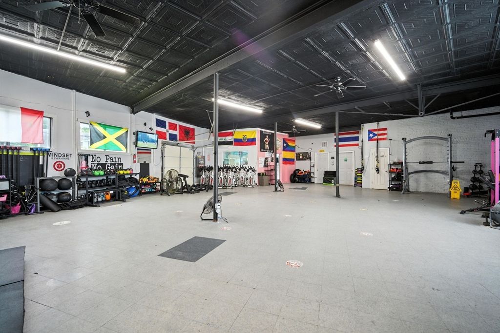 Fitness Equipment, Interior, Recessed Lighting