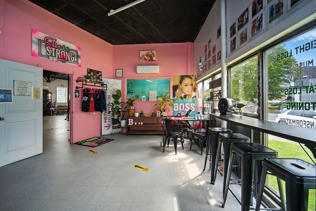 Dining room, Interior