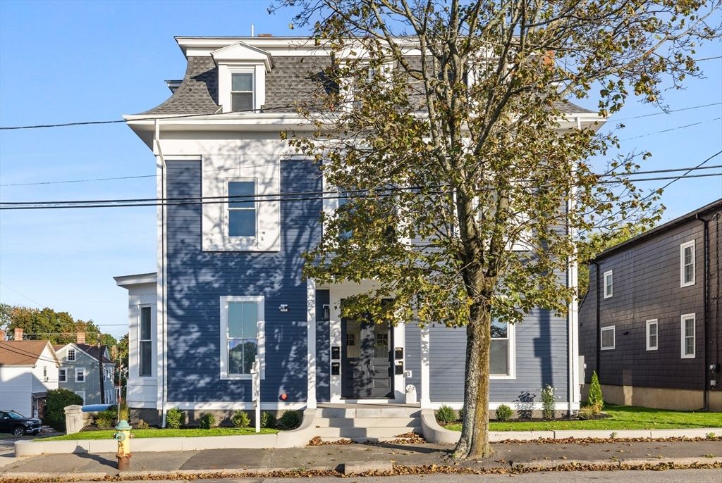 Exterior, Facade, Georgian