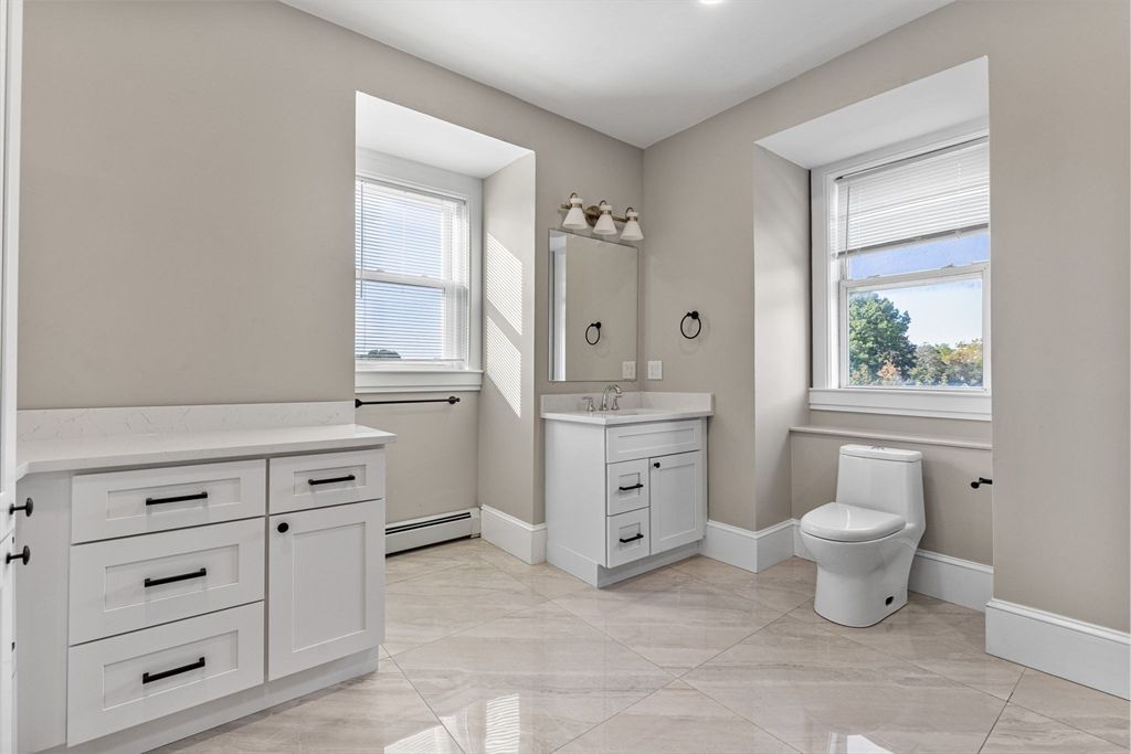 Bathroom, Interior, Recessed Lighting