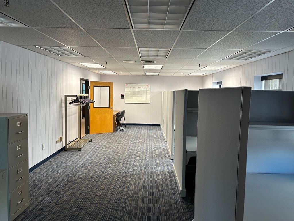 Fitness Equipment, Interior, Recessed Lighting