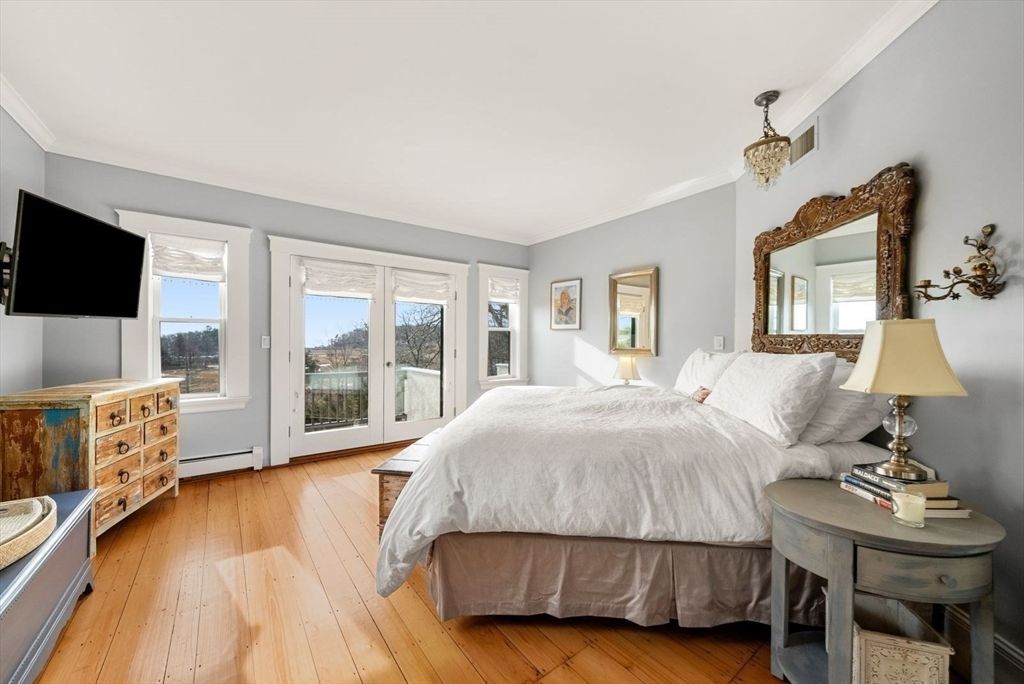 Bedroom, Interior, Pendant Lights, Wood Texture Flooring