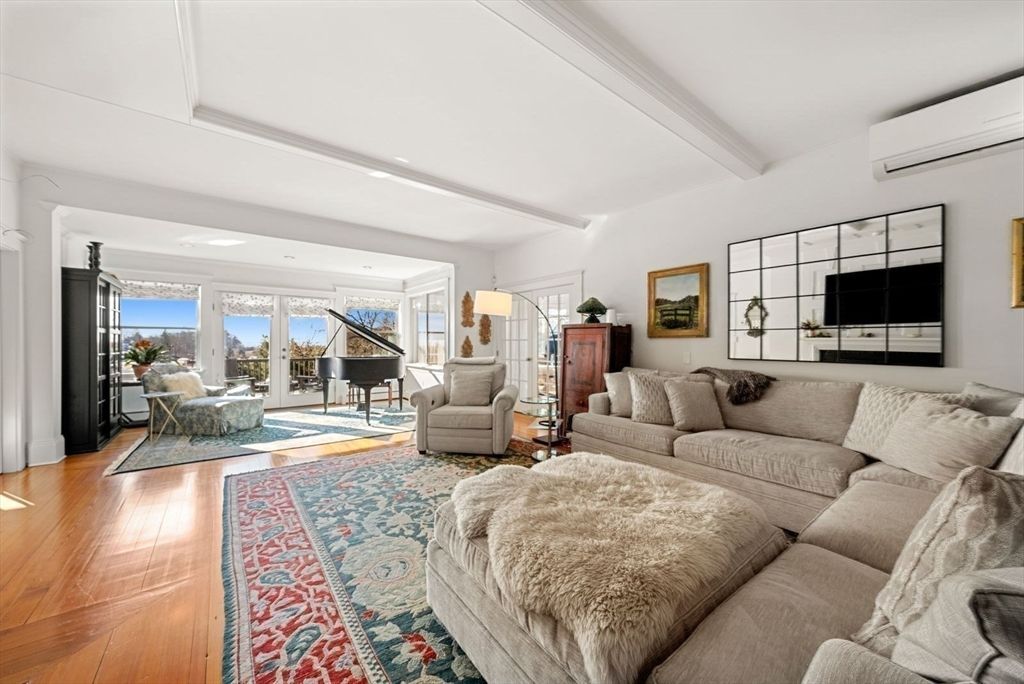 Interior, Living room, Piano, Recessed Lighting, Wood Texture Flooring