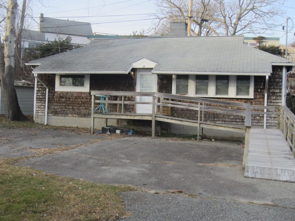 Exterior, Facade, Cape Cod