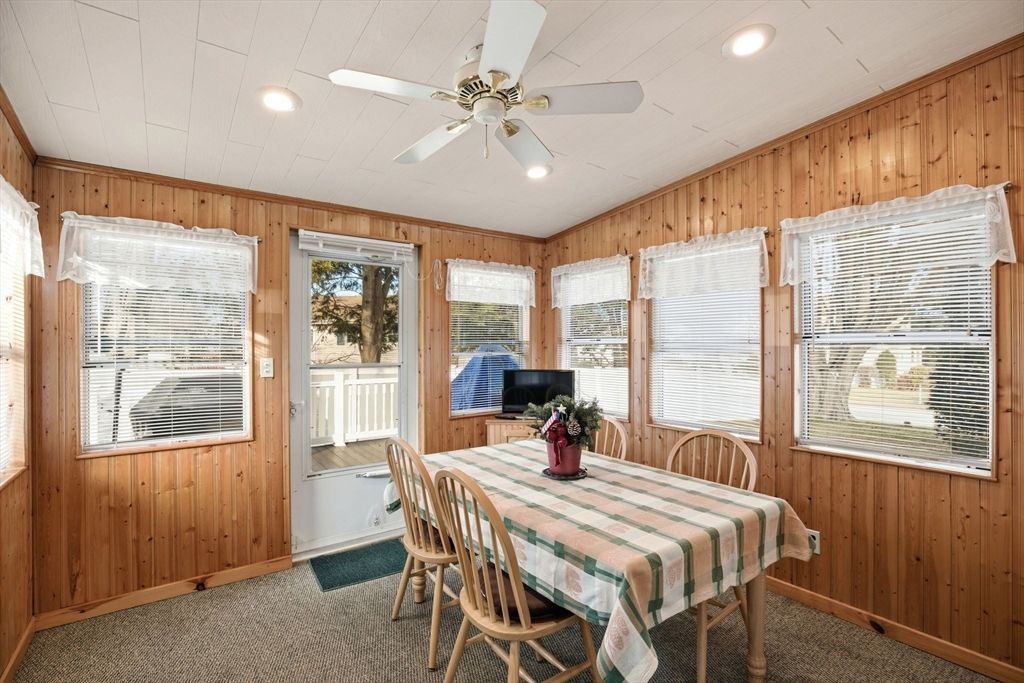 Dining room, Interior, Recessed Lighting, Wooden Walls