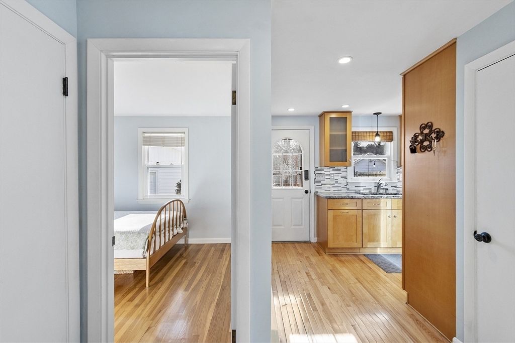 Bedroom, Interior, Kitchen, Pendant Lights, Recessed Lighting, Wood Texture Flooring