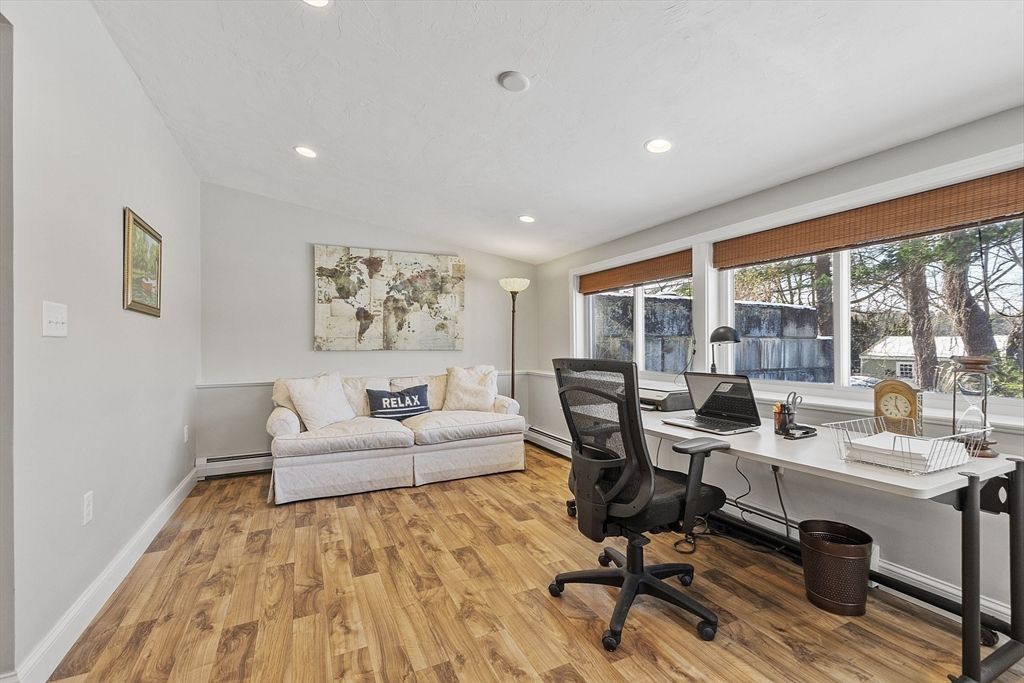 Home Office, Interior, Recessed Lighting, Wood Texture Flooring