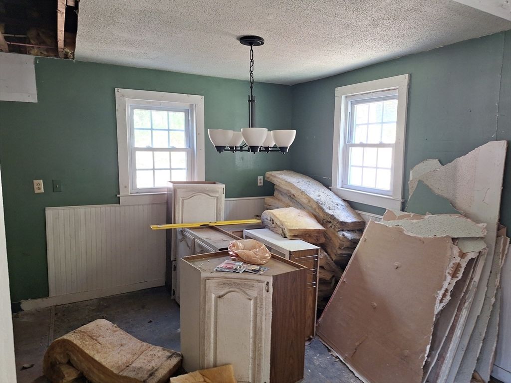 Chandelier, Interior