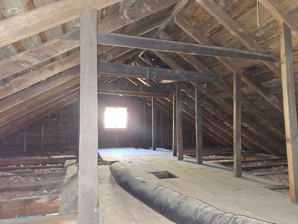 Interior, Wooden Beams