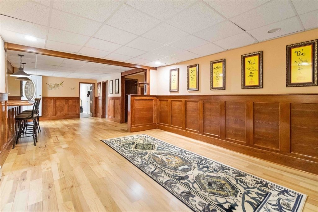 Interior, Pendant Lights, Recessed Lighting, Wood Texture Flooring
