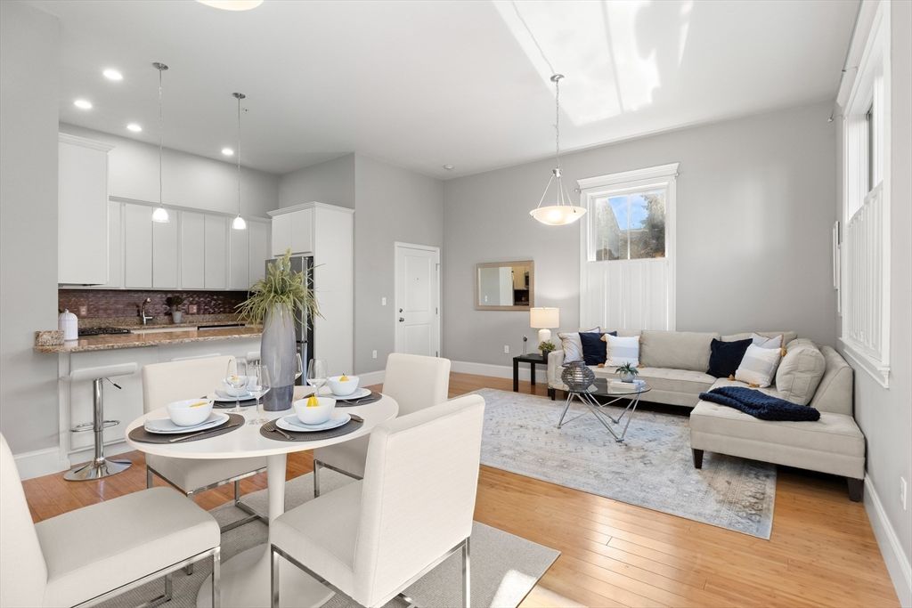 Dining room, Interior, Kitchen, Living room, Pendant Lights, Recessed Lighting, Wood Texture Flooring