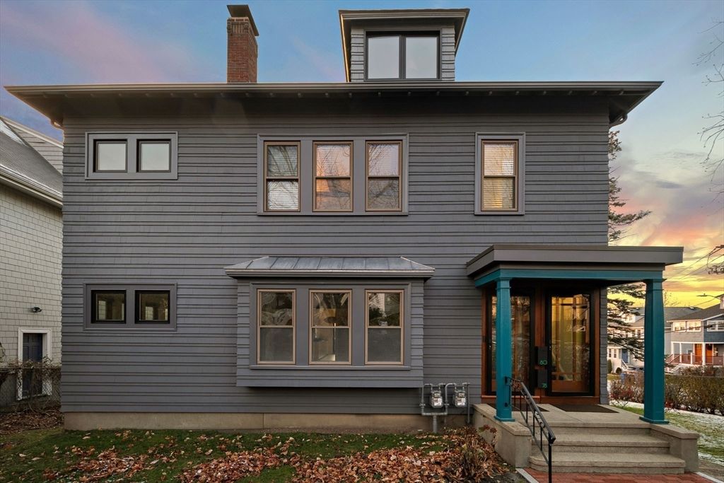 Exterior, Facade, American Foursquare