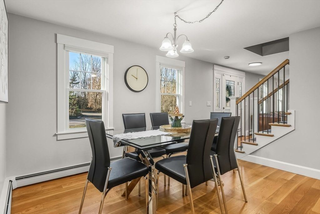 Chandelier, Dining room, Interior, Recessed Lighting, Wood Texture Flooring