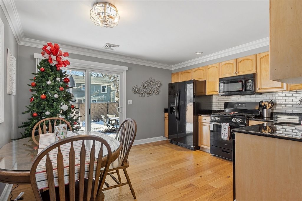 Dining room, Interior, Kitchen, Recessed Lighting, Wood Texture Flooring