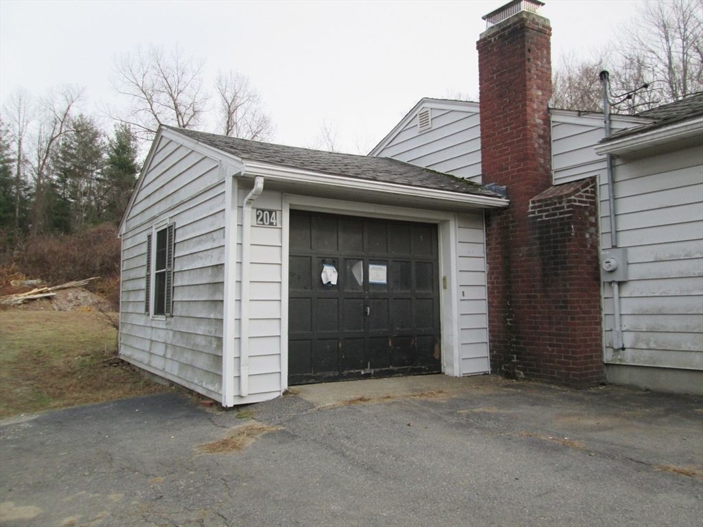 Detached Garage, Exterior