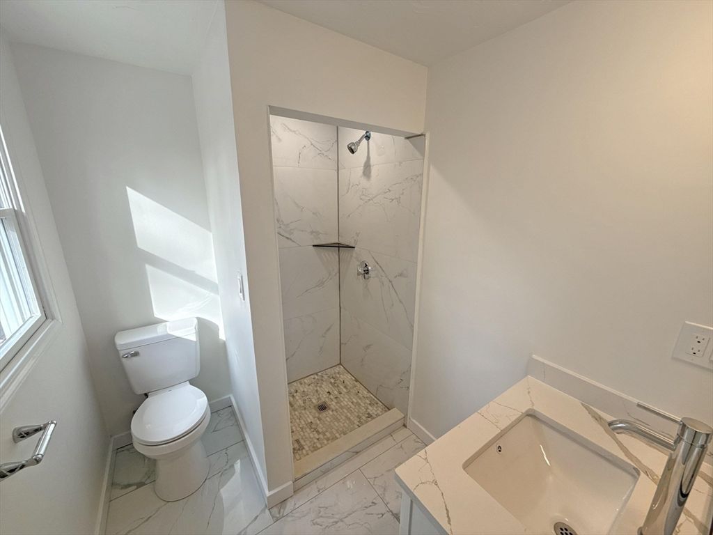 Bathroom, Interior, Marble, Marble Walls