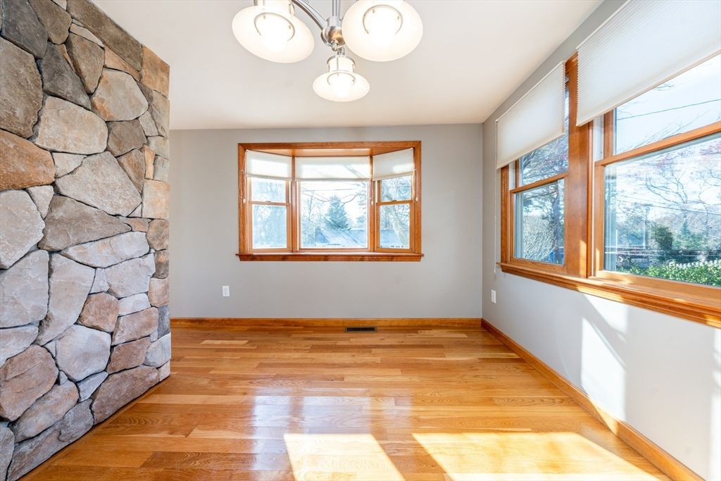 Empty room, Interior, Pendant Lights, Stone Walls, Wood Texture Flooring