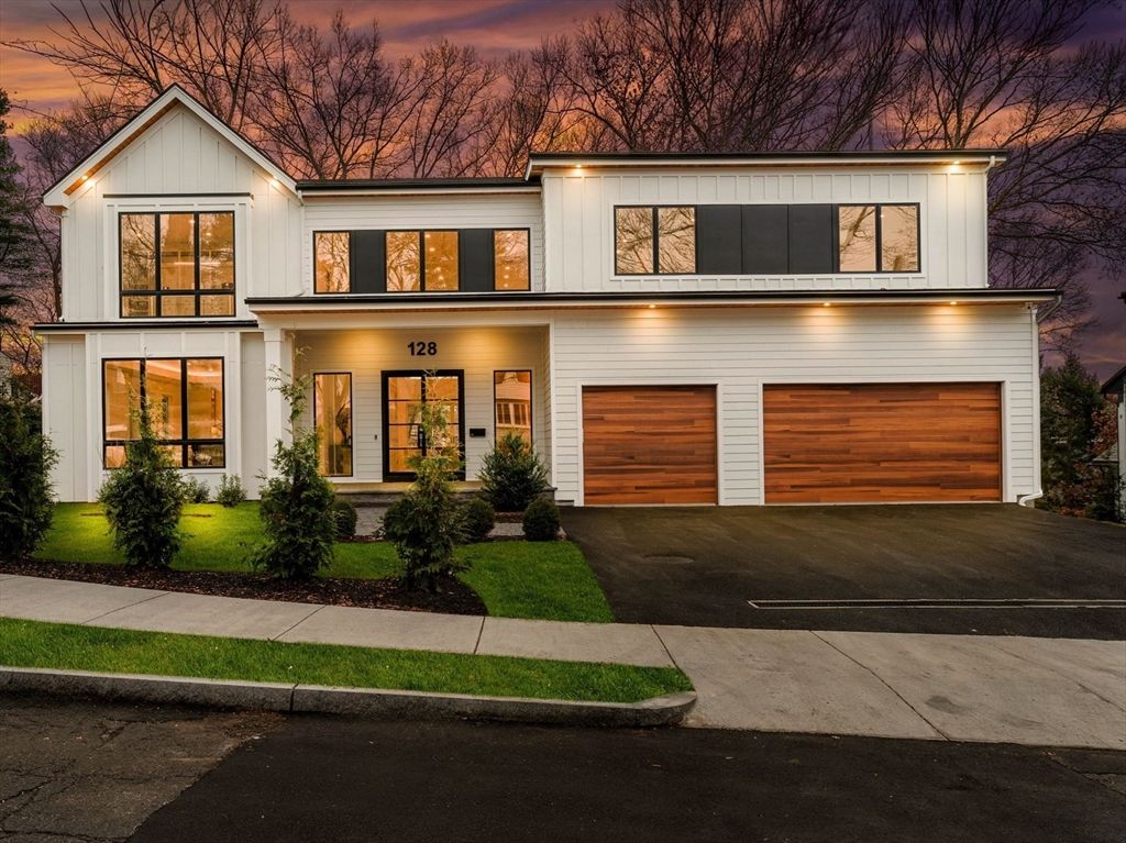 Attached, Exterior, Facade, Farmhouse