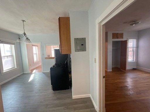 Interior, Pendant Lights, Wood Texture Flooring