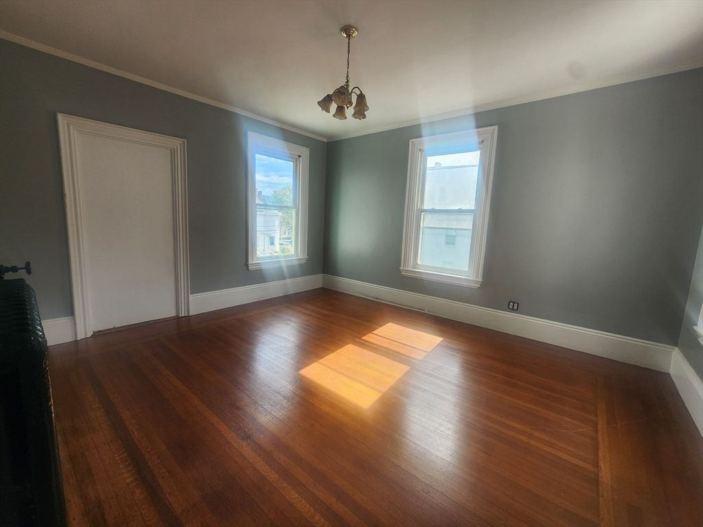 Empty room, Interior, Pendant Lights, Wood Texture Flooring