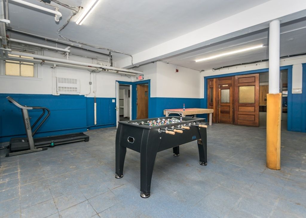 Game Room, Garage, Interior