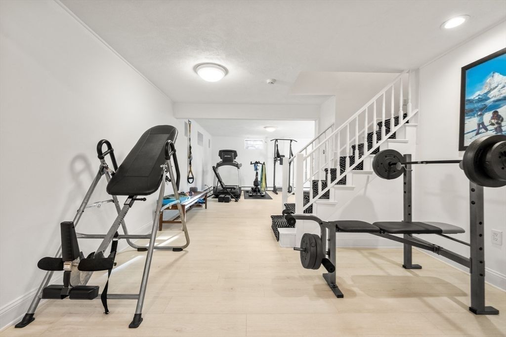 Fitness Equipment, Interior, Recessed Lighting, Wood Texture Flooring