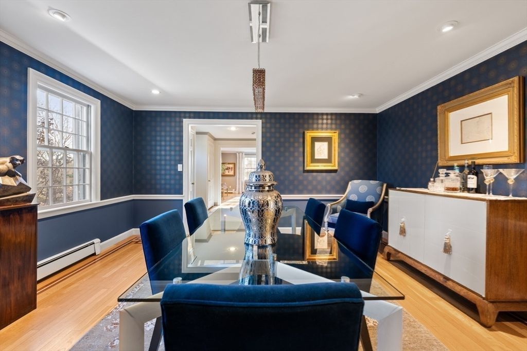 Dining room, Interior, Living room, Recessed Lighting, Wood Texture Flooring