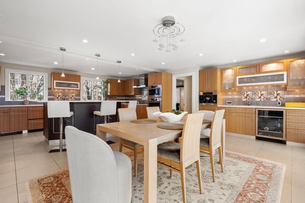 Dining room, Interior, Kitchen, Pendant Lights, Recessed Lighting, Stainless Steel Appliances