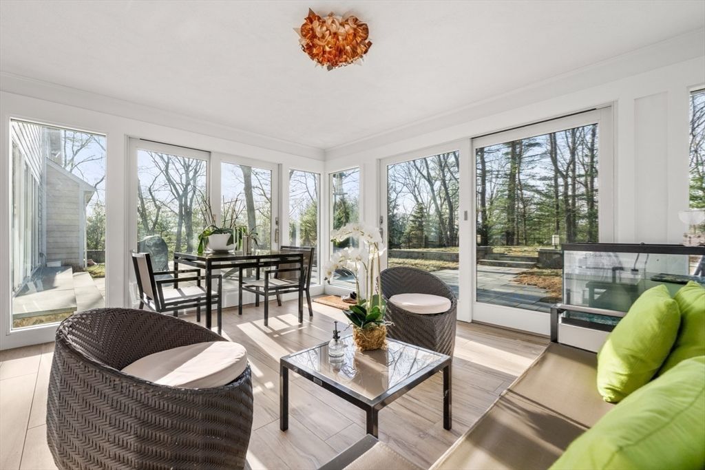 Chandelier, Dining room, Interior, Living room, Sun Room, Wood Texture Flooring