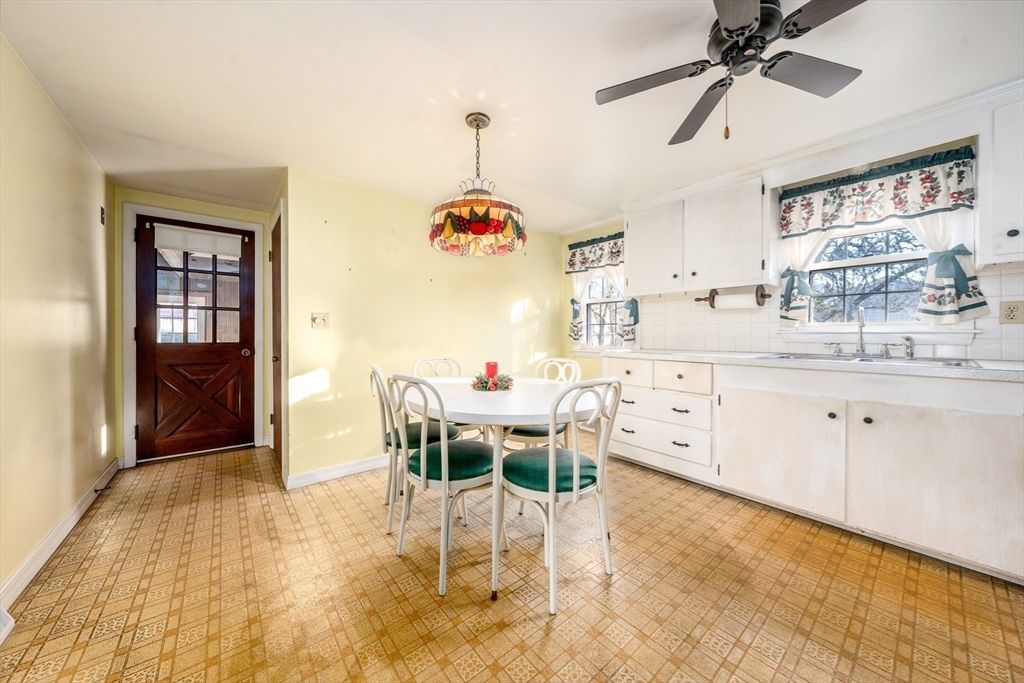 Dining room, Interior, Pendant Lights