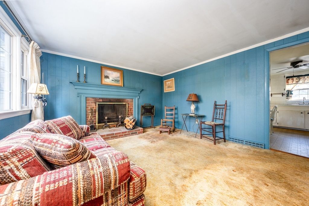 Fireplace, Interior, Living room