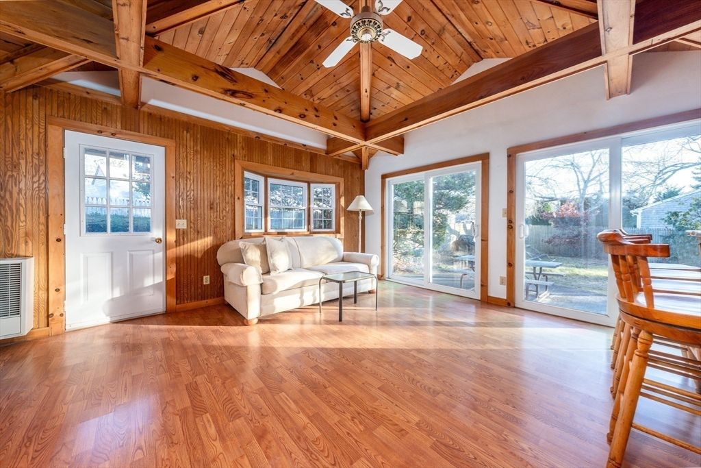 Empty room, Interior, Living room, Wooden Beams, Wooden Ceilings, Wood Texture Flooring, Wooden Walls