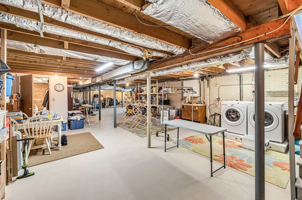Interior, Utility Closets, Washer, Wooden Beams