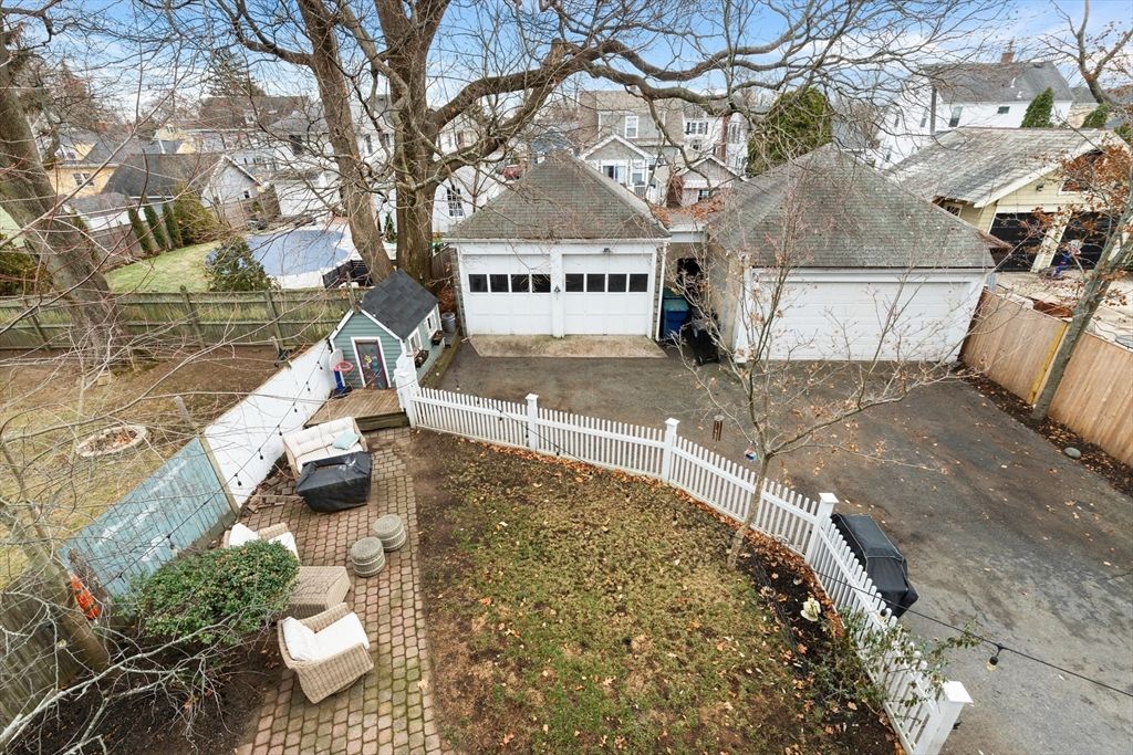 Detached Garage, Exterior