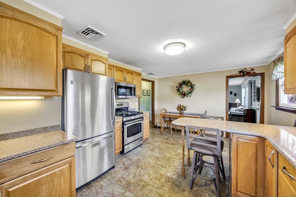 Dining room, Interior, Kitchen, Stainless Steel Appliances