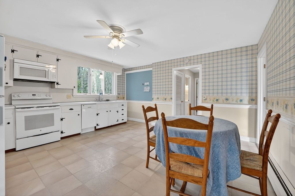 Dining room, Interior, Kitchen