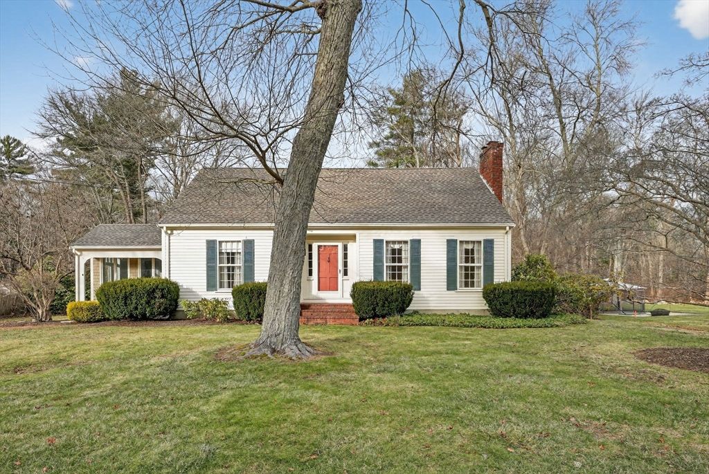 Backyard, Exterior, Facade, Cape Cod