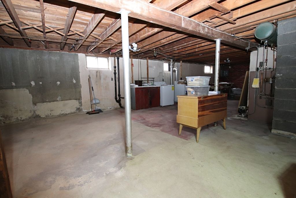 Interior, Washer, Wooden Beams, Wooden Ceilings