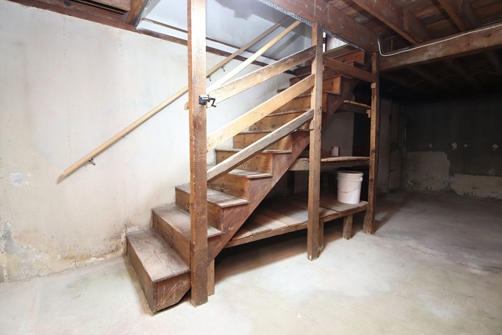 Interior, Wooden Beams