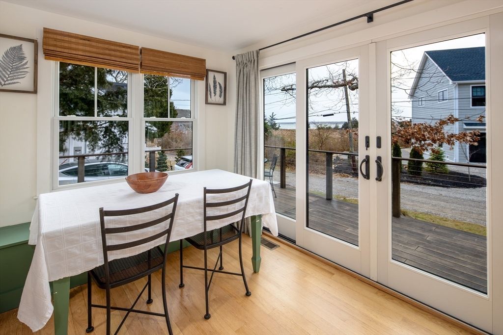 Dining room, Interior, Sun Room, Wood Texture Flooring