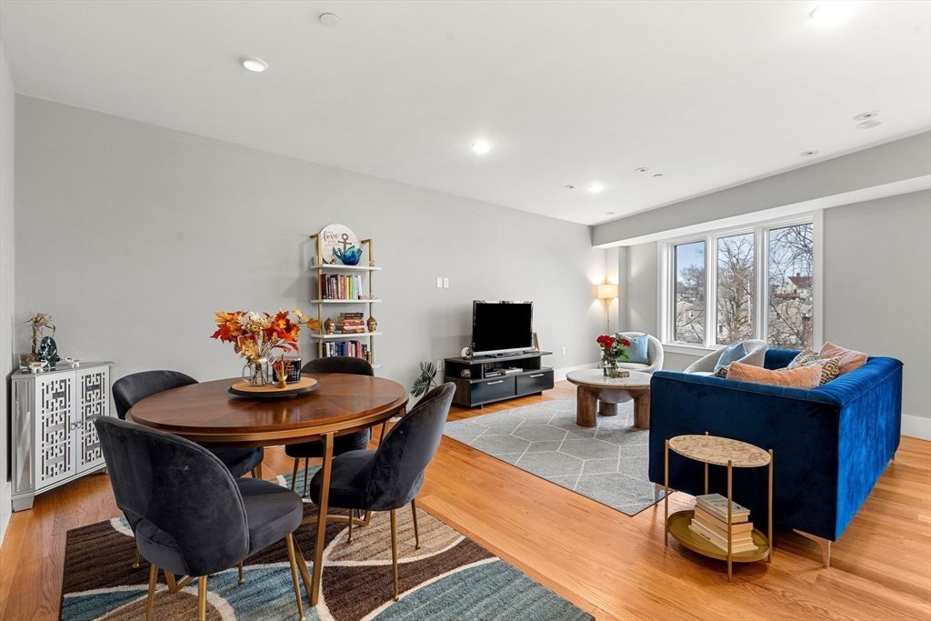 Dining room, Interior, Living room, Recessed Lighting, Wood Texture Flooring